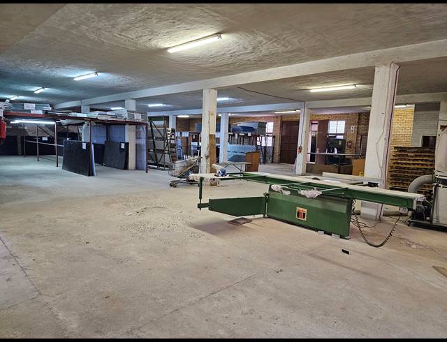 2,900M² FACTORY FOR SALE IN KYA SANDS